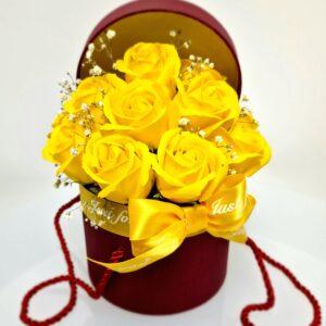 Цветя в кутия за подарък